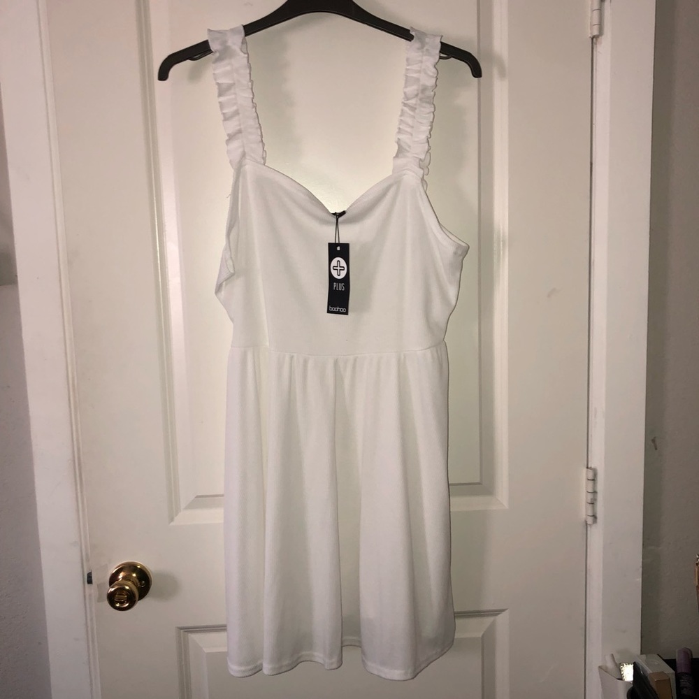 Boohoo Plus Size White Dress